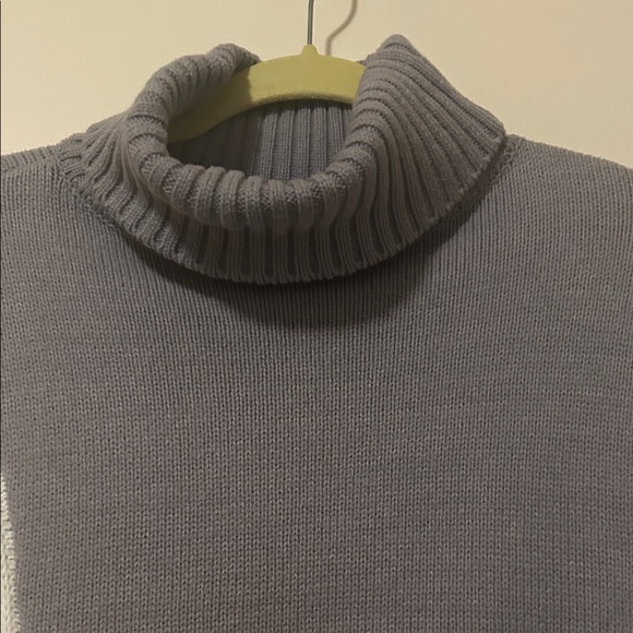 Tri-Color Block Chunky Knit Turtleneck Pullover - Picture 3 of 4